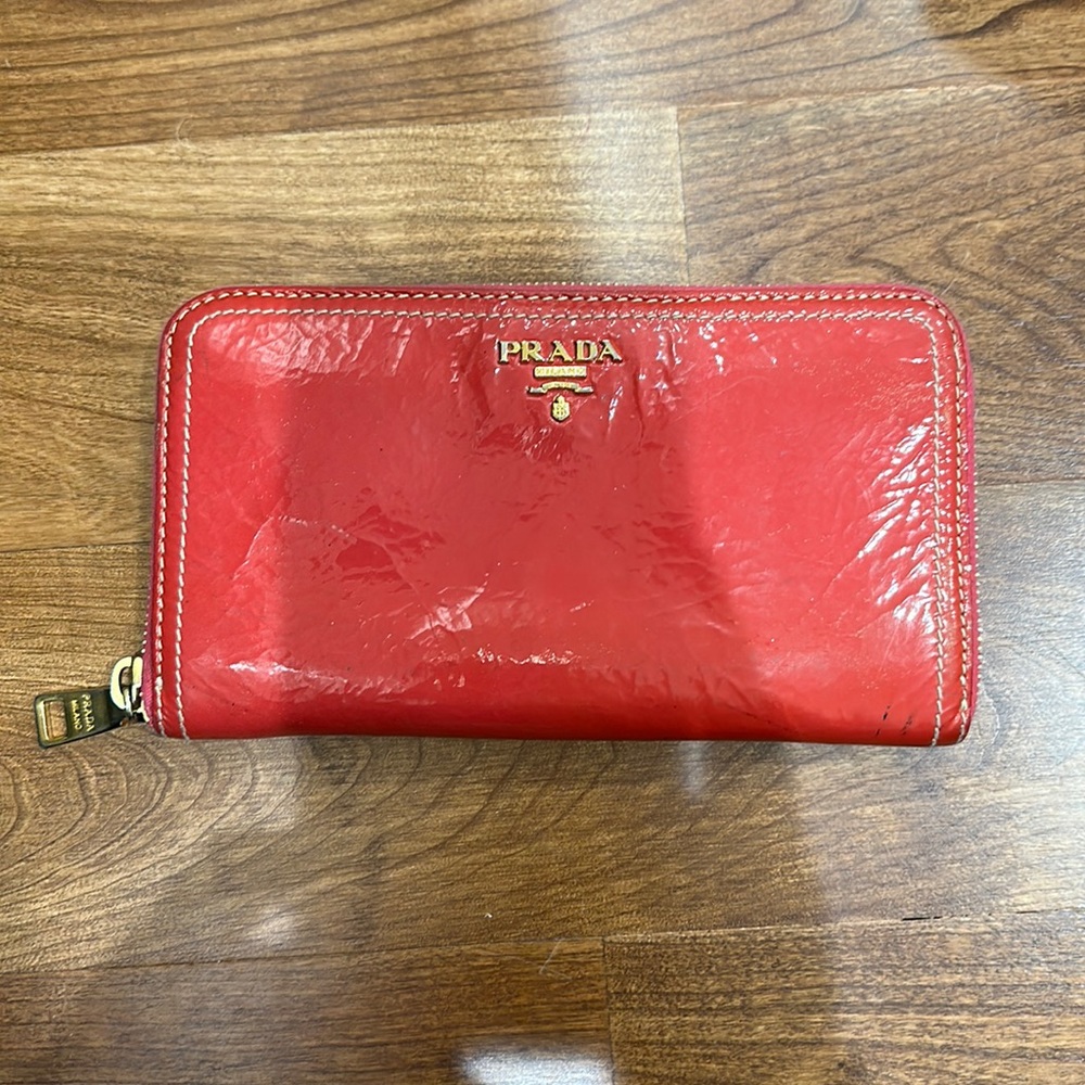Prada pre-owned leather zip around red wallet